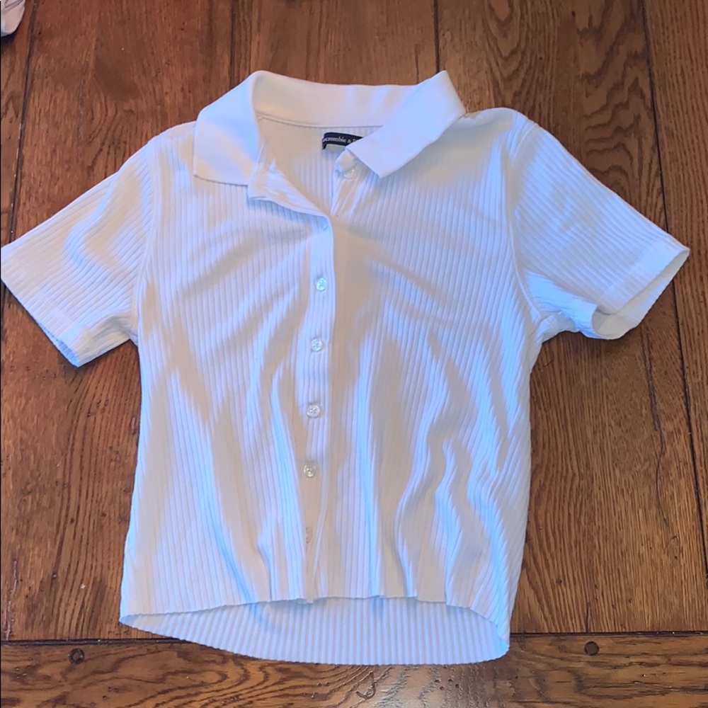 Cropped Abercrombie Collared T-Shirt
